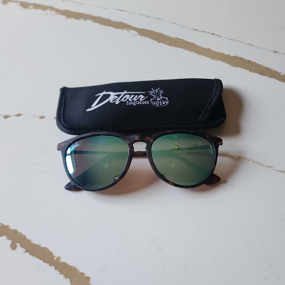 Detour Women’s Tortoiseshell Frame Sunglasses with Green Mirrored Lenses